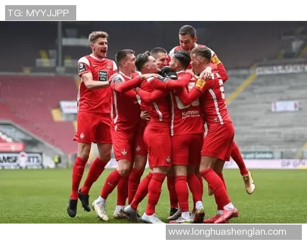 德乙焦点战科隆主场迎战德累斯顿双方争夺关键三分