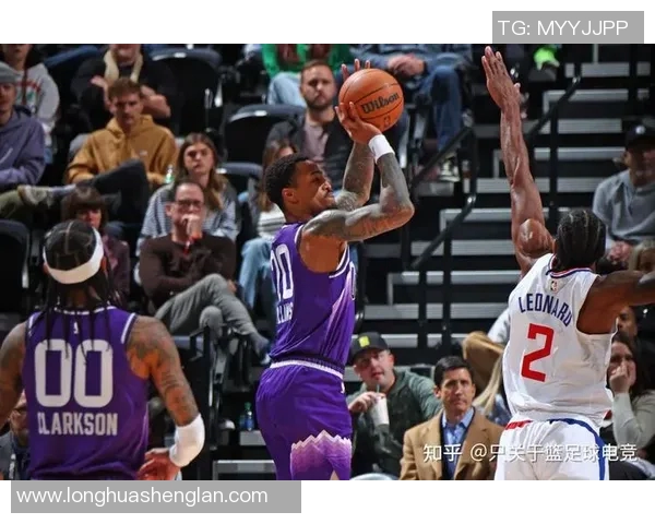 爵士队与快船队激战第4场争夺季后赛关键胜利的精彩对决