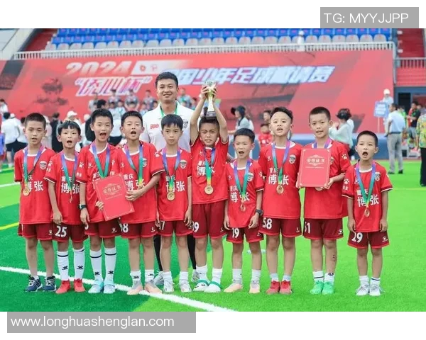 重庆足球队在足球耐力排行榜中荣登第十名展现出强大实力与拼搏精神