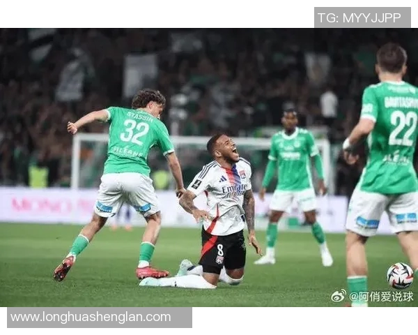 里昂与圣埃蒂安激战在即谁能在德比战中笑到最后